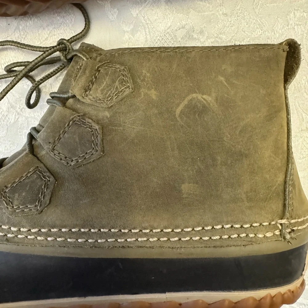 Sorel Out N‎ About Leather Casual Duck Boot Sage Black  Women’s 10 Waterproof